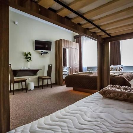Luxury Air-conditioned Family Apartment Špitálska Old Town Bratislava Esterno foto