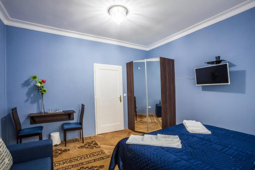 Luxury Air-conditioned Family Apartment Špitálska Old Town Bratislava Esterno foto